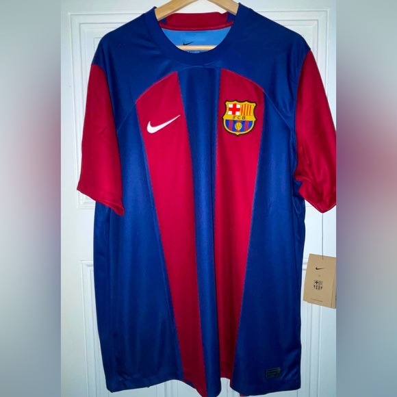 Barcelona football jersey - Picture 1 of 3